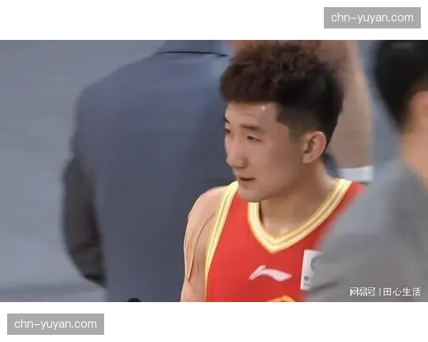 孙铭徽在广厦2-0领先深圳的系列赛中意外伤退，为球队的卫冕之路埋下隐忧。